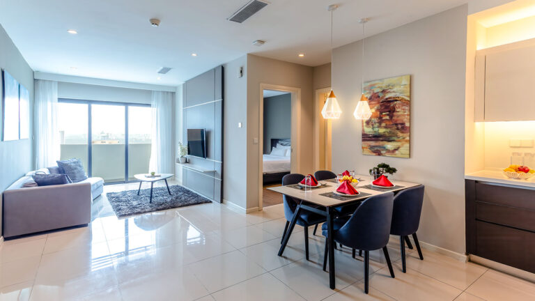 one-bedroom-suite_living-and-dining
